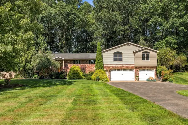 46 Country Club Road, Grove City, PA 16127