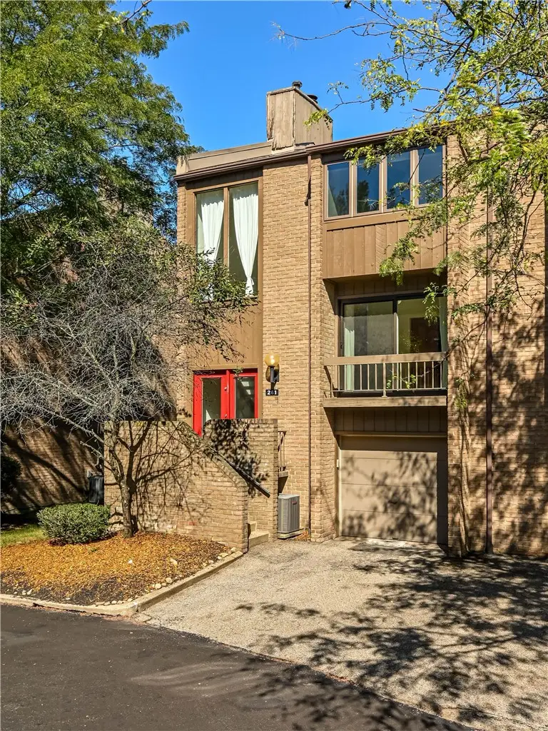 261 Elm Ct, Pittsburgh, PA 15237 - #1