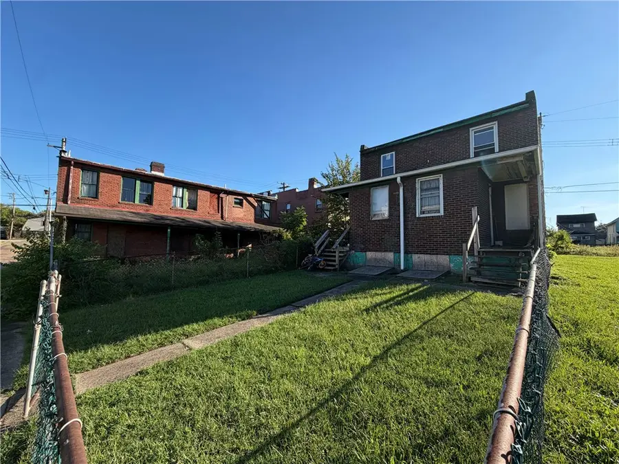 106 Meadow St, Duquesne, PA 15110 - #2