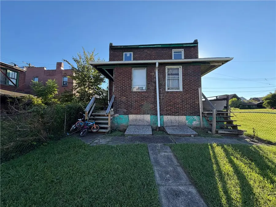 106 Meadow St, Duquesne, PA 15110 - #3
