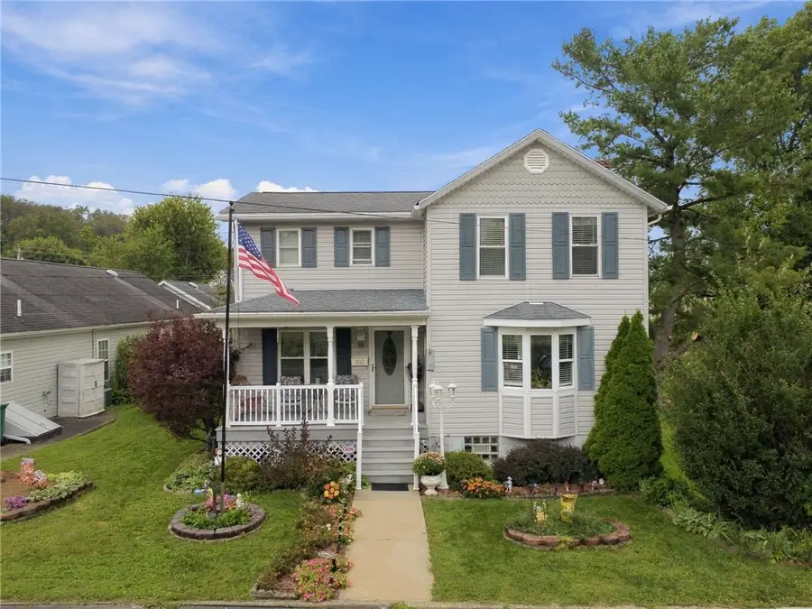 305 E 3rd St, Derry, PA 15627 - #2