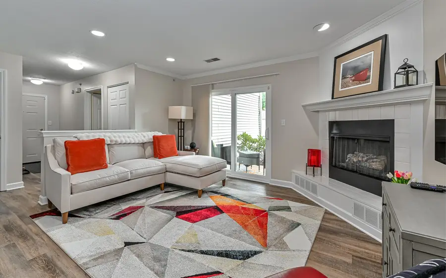 2101 Lenox Oval, Ross, PA 15237 - #2