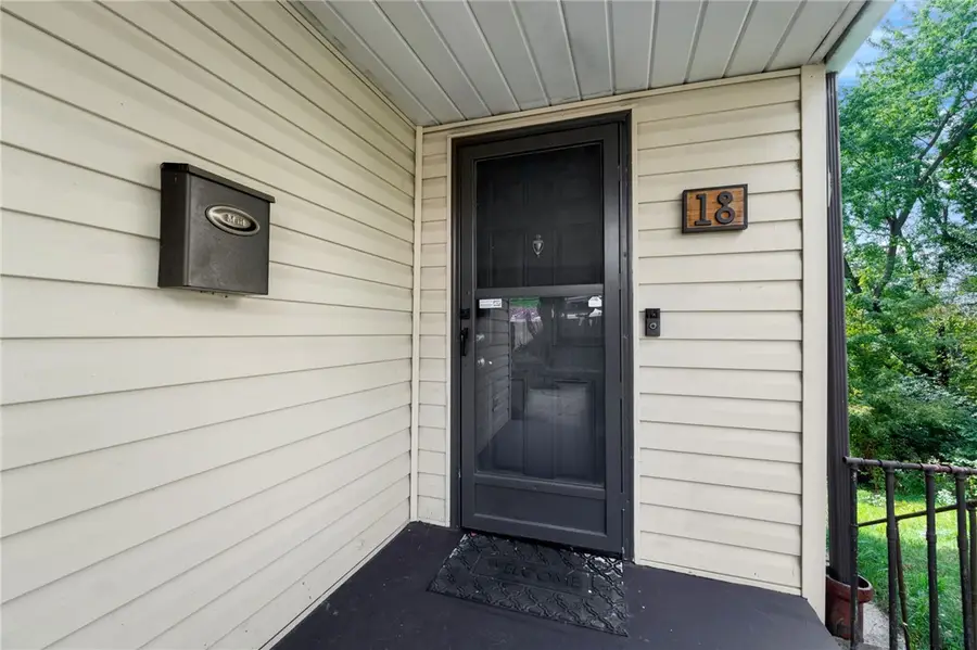 18 Charlton St, Pittsburgh, PA 15205 - #2
