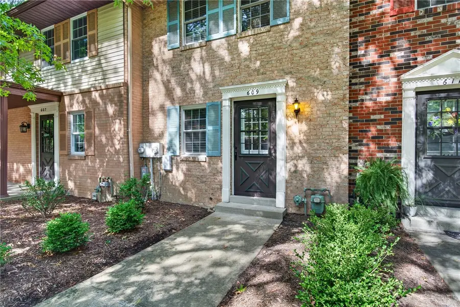 609 Westchester Dr, Wexford, PA 15090 - #2