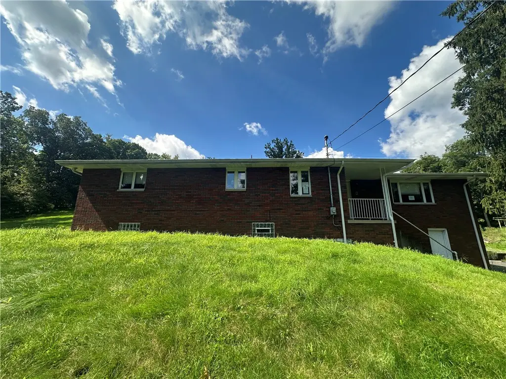 353 Slaughter Hollow Rd, Irwin, PA 15642 - #1