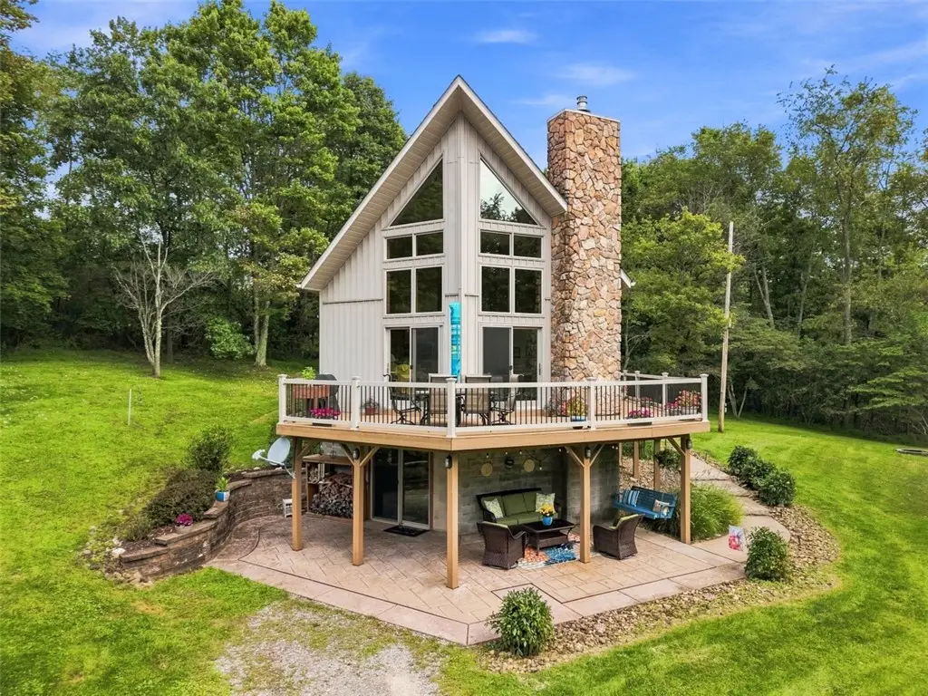 391 Rich Hill Rd, New Kensington, PA 15068 - #1