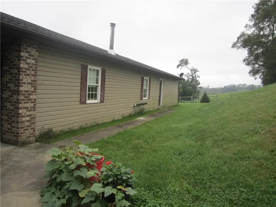 586 White Barn Road, Whiteley, PA 15370 - #2