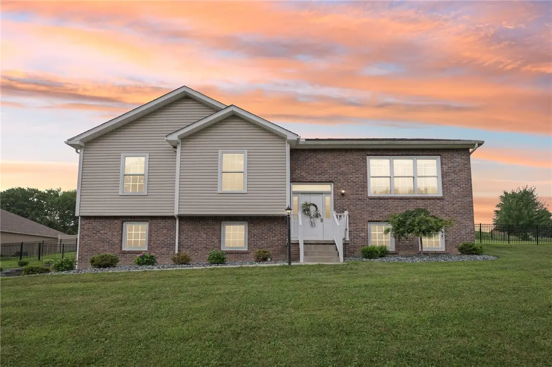 196 Weathervane Dr, Slippery Rock, PA 16057 - #1