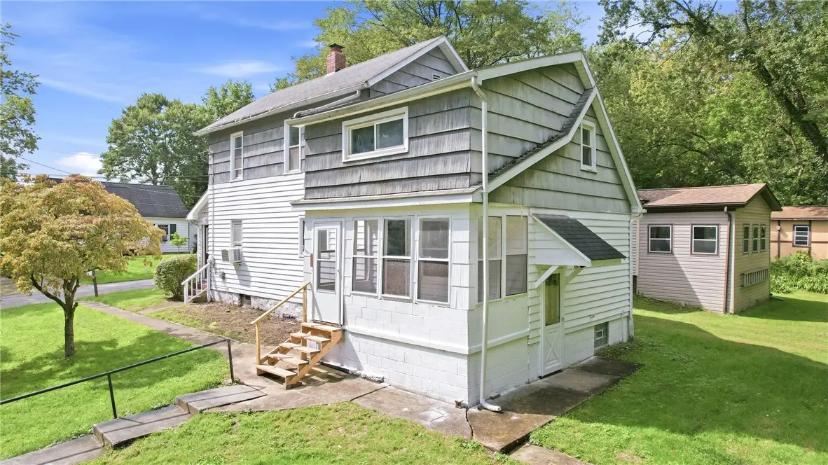 296 Superior St, Hermitage, PA 16148 - #1