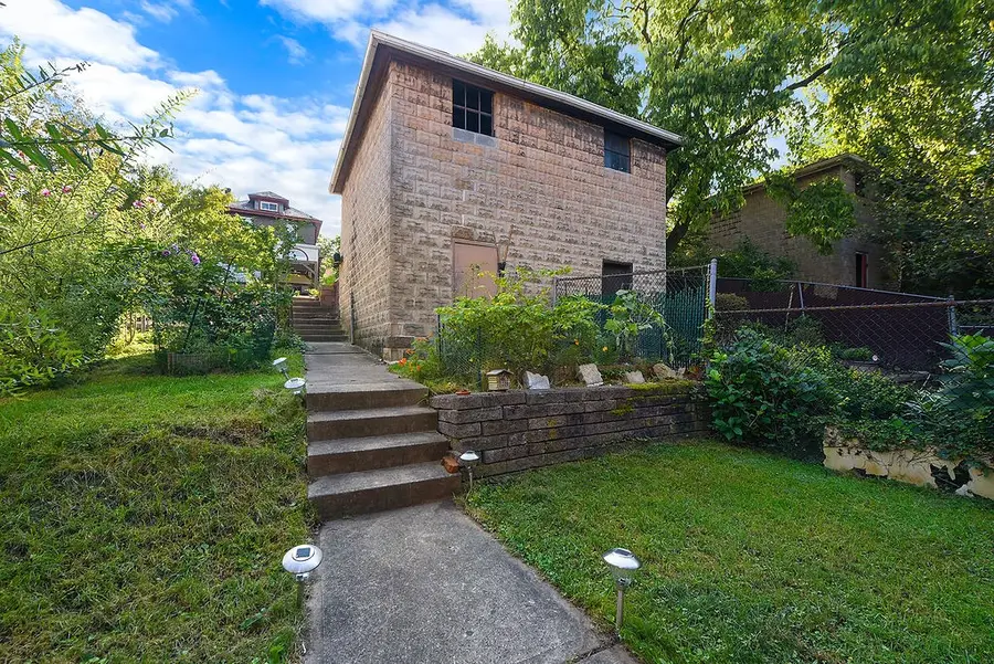 4311 Ludwick St, Pittsburgh, PA 15217 - #2
