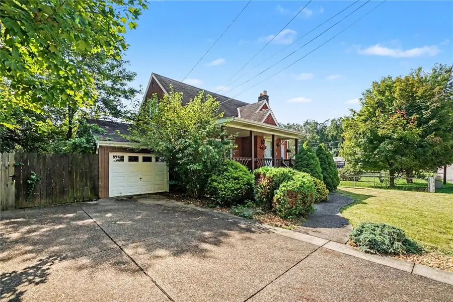 1009 2nd St, Clairton, PA 15025 - #2