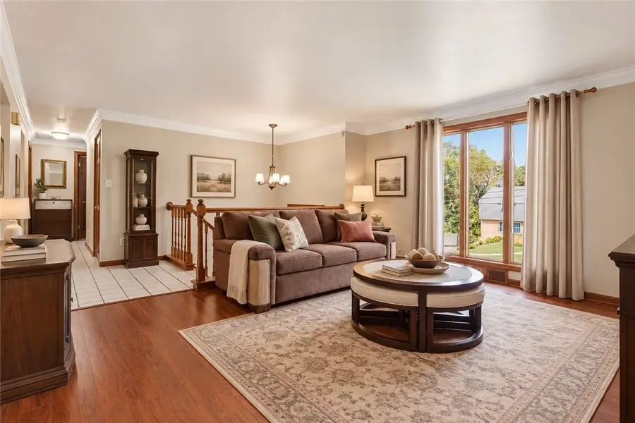 1064 Fiddleback Dr, Kennedy, PA 15136 - #2