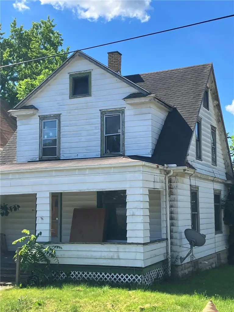 541 Lorain St, Sharon, PA 16146 - #2