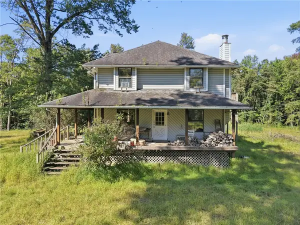 2269 Timber Ln, New Castle, PA 16105