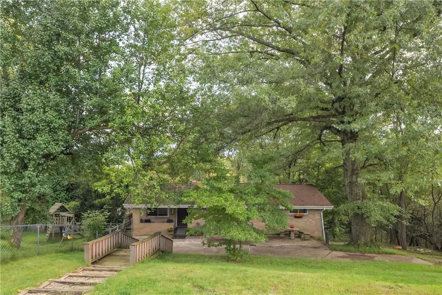 270 Mckim Dr, Pittsburgh, PA 15239 - #2