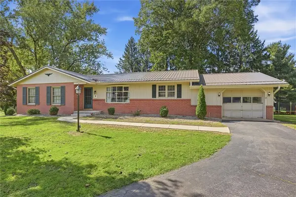 8 Hemlock Dr, Greenville, PA 16125