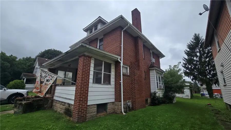 686 Stambaugh Ave, Sharon, PA 16146 - #3