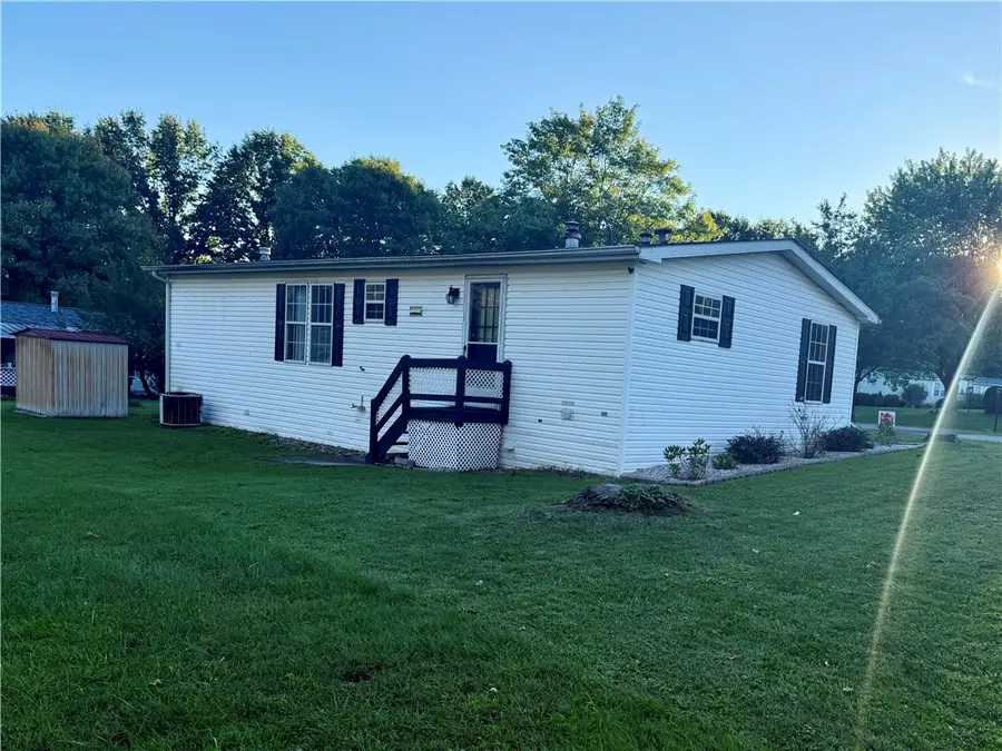 410 Meadows Dr, Apollo, PA 15613 - #2