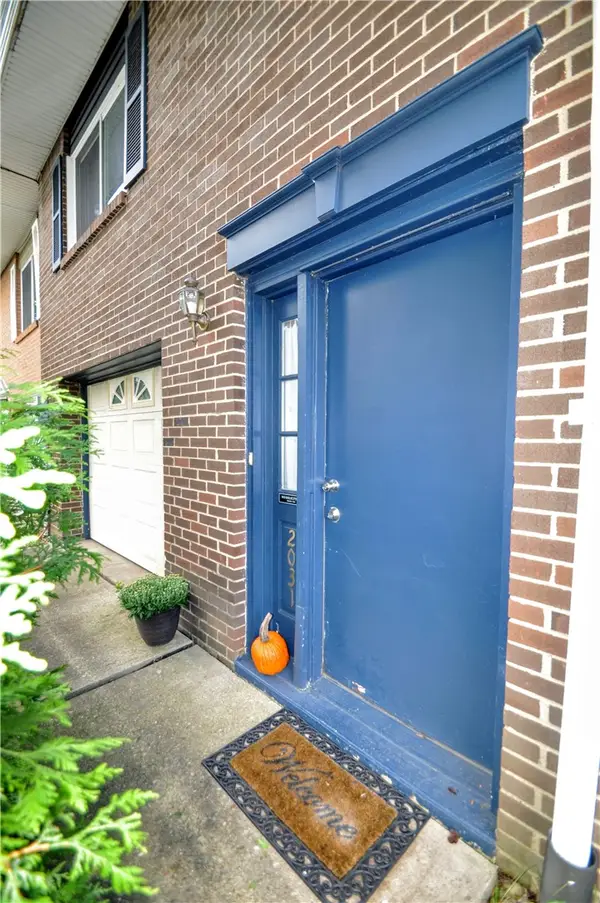 2031 Denning Way, North Versailles, PA 15137