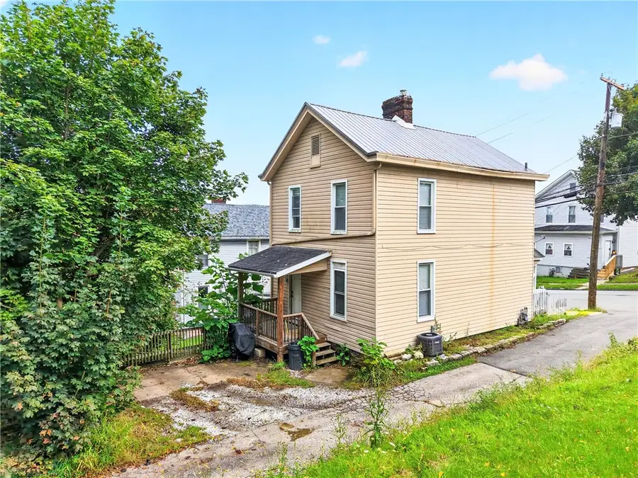 407 Stanton St, Greensburg, PA 15601 - #3