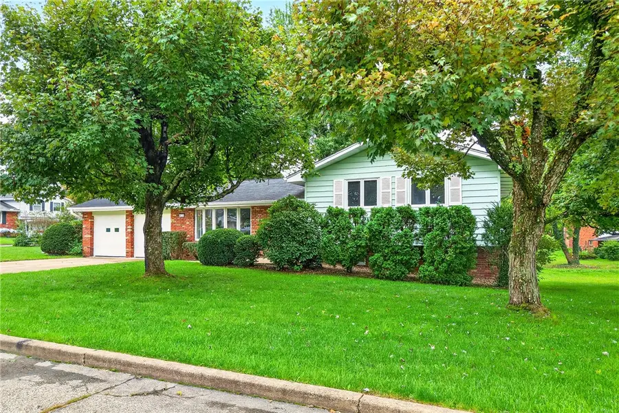 422 Sheffield Dr, Greensburg, PA 15601 - #2