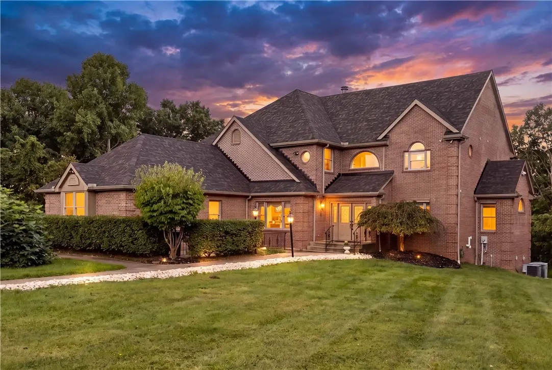 544 Green Parrot Ln, Natrona Heights, PA 15065 - #1