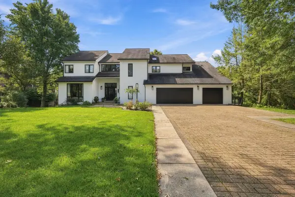 215 Timber Ridge Rd, Pittsburgh, PA 15238