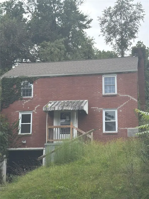 2035 Fairlawn St, Pittsburgh, PA 15221