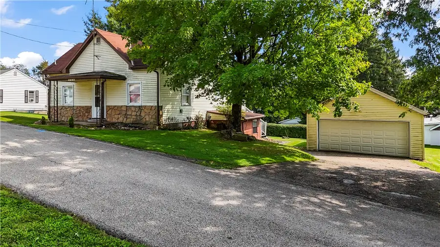 230 Mcclain St, Claysville, PA 15323 - #2