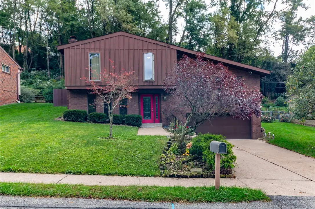 106 Larchwood Dr, Turtle Creek, PA 15145 - #1