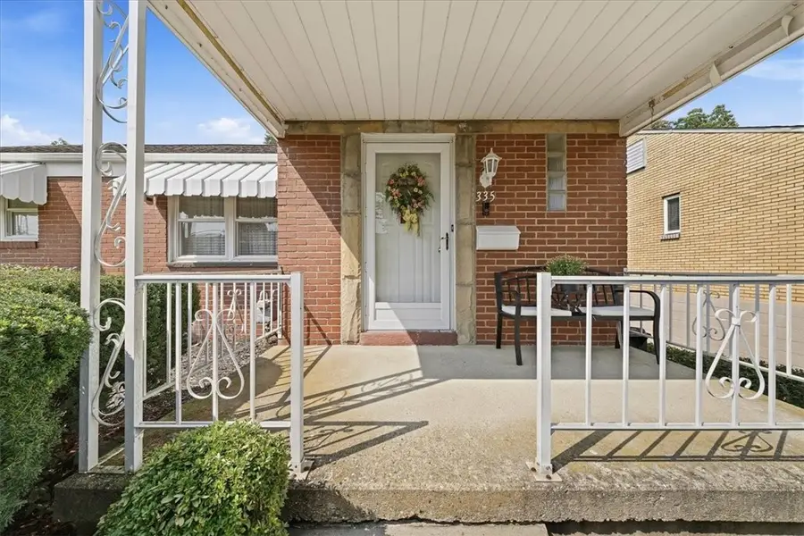 335 Roosevelt Ave, Stowe, PA 15136 - #2