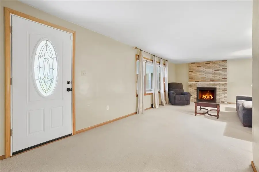 149 Delaware Dr, Butler, PA 16001 - #3