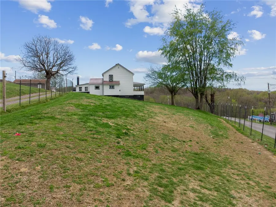 35 Bucey Rd, Burgettstown, PA 15021 - #3