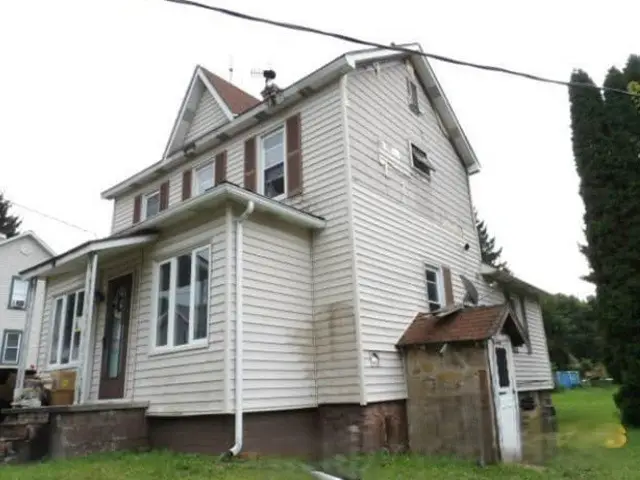 310 Hayes St, Windber, PA 15963 - #2