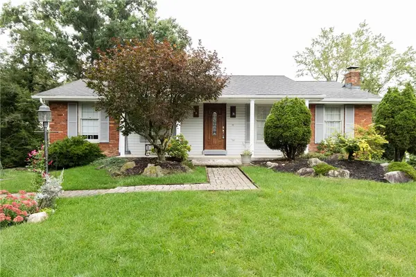 419 Oxford Dr, Greensburg, PA 15601