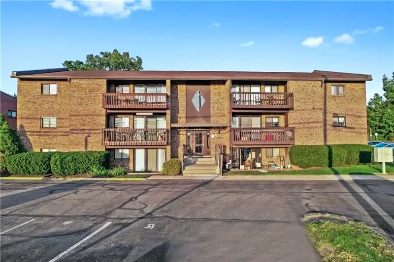 1201 Dutilh Rd #9, Cranberry, PA 16066 - #1