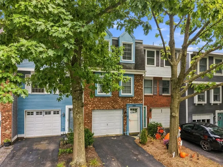 308 Redrome Cir, Bridgeville, PA 15017 - #2