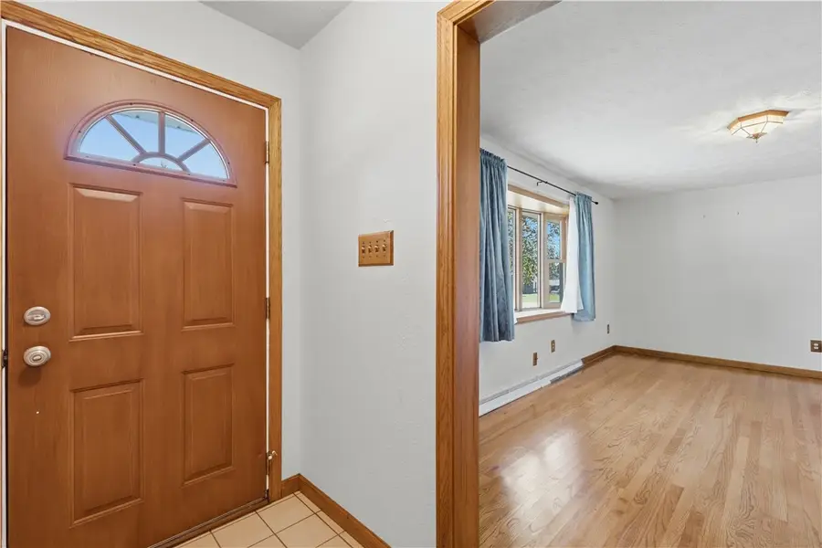 125 Elizabeth Dr, Butler, PA 16001 - #2