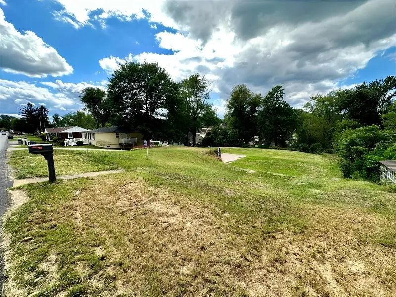 435 Millers Ln, Pittsburgh, PA 15239 - #2