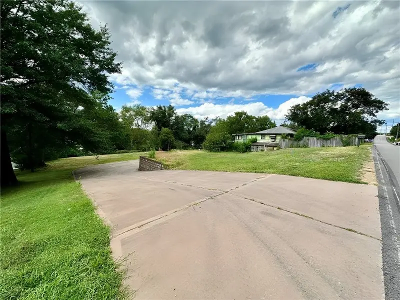435 Millers Ln, Pittsburgh, PA 15239 - #3