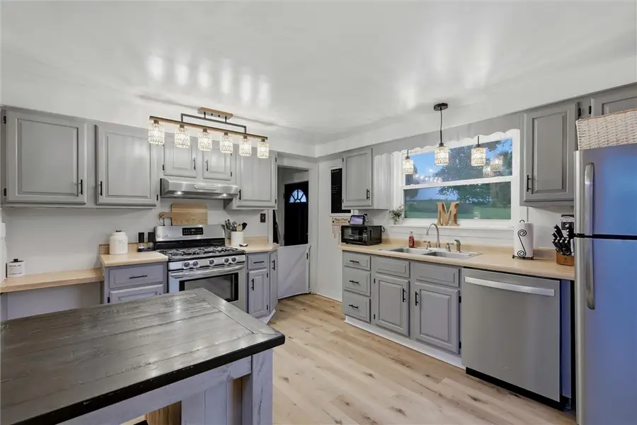 207 S Duffy Rd, Butler, PA 16001 - #2