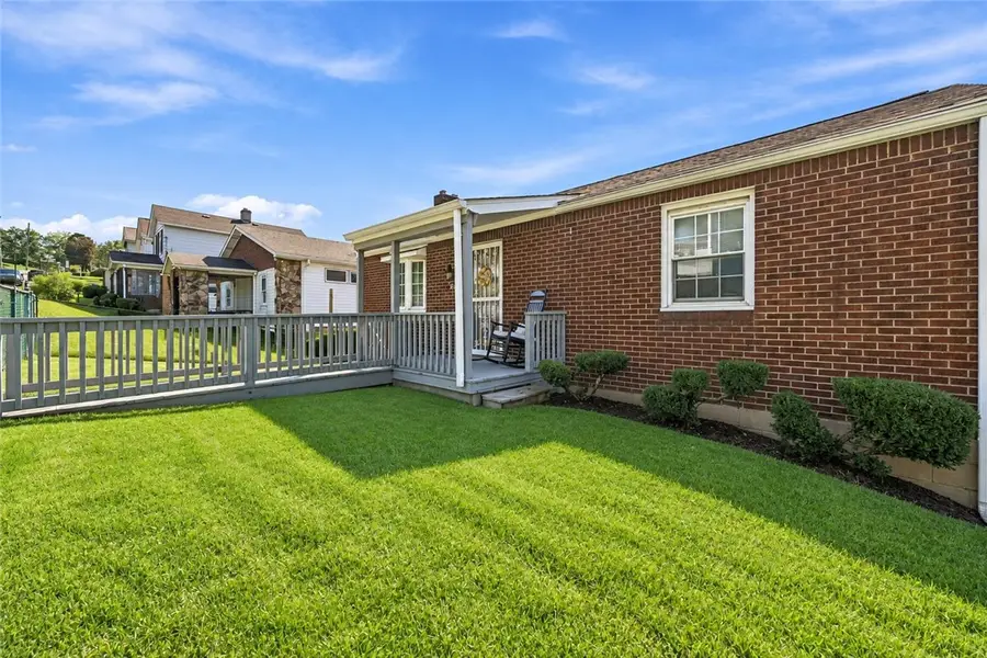 718 Laura St, West Mifflin, PA 15122 - #2