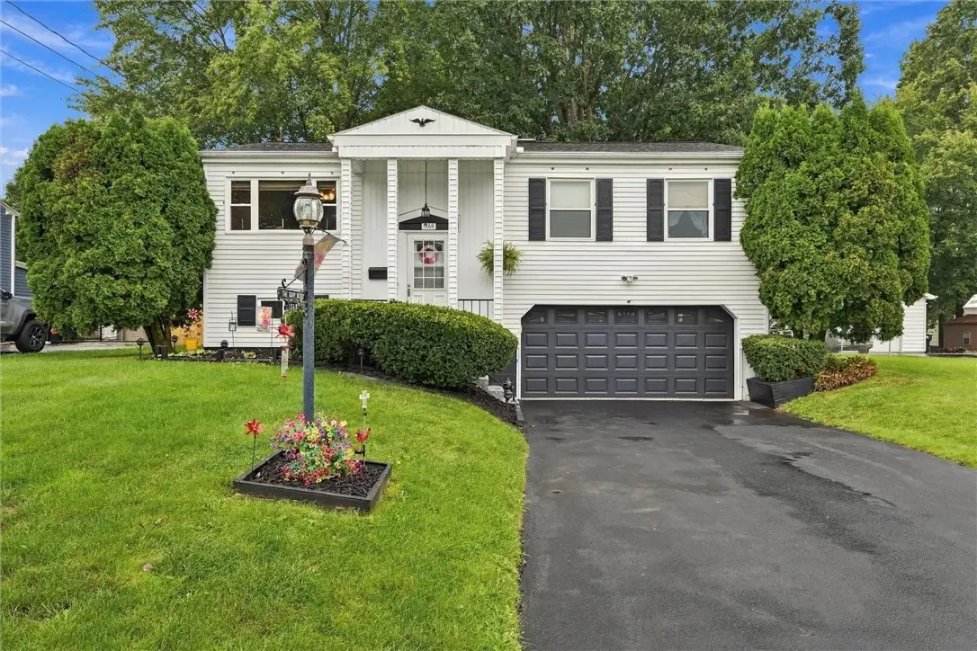 1369 Wakefield Dr, Hermitage, PA 16148 - #1