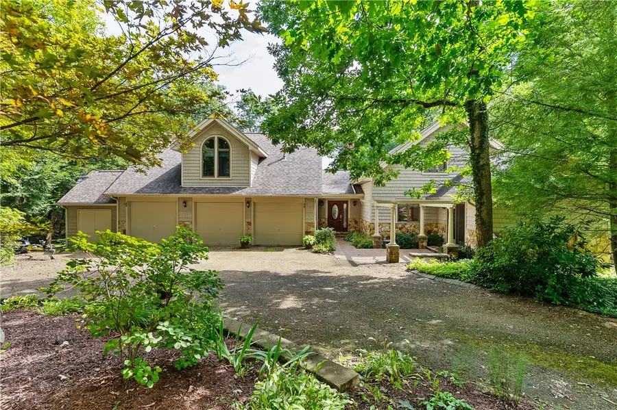 944 Latonka Dr, Mercer, PA 16137 - #3