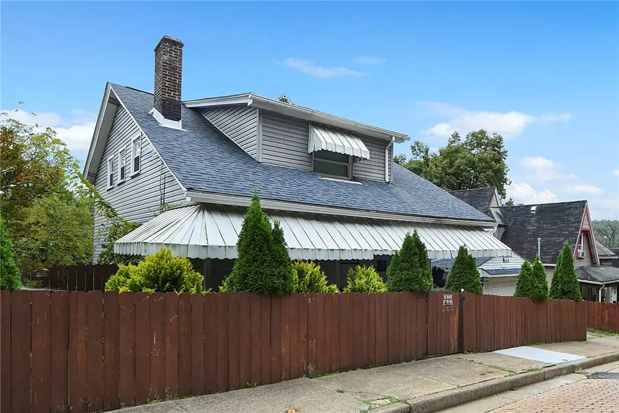 260 Seneca St, Turtle Creek, PA 15145 - #3