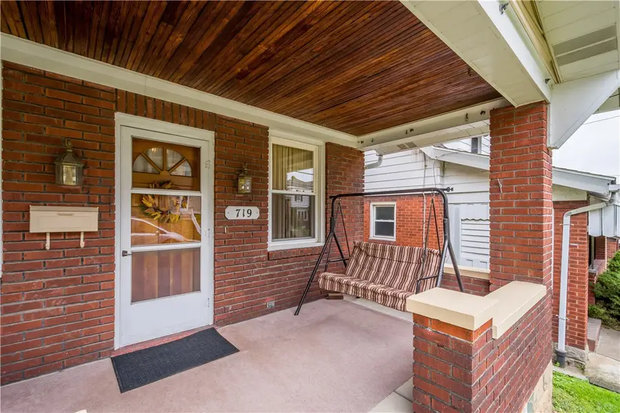 719 Woodbourne Ave, Pittsburgh, PA 15226 - #2