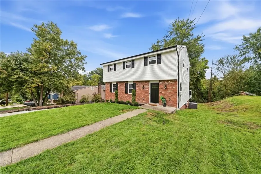 221 S Magnolia Dr, Glenshaw, PA 15116 - #2