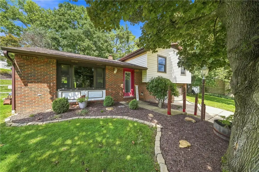 164 Lansdowne Dr, Coraopolis, PA 15108 - #2