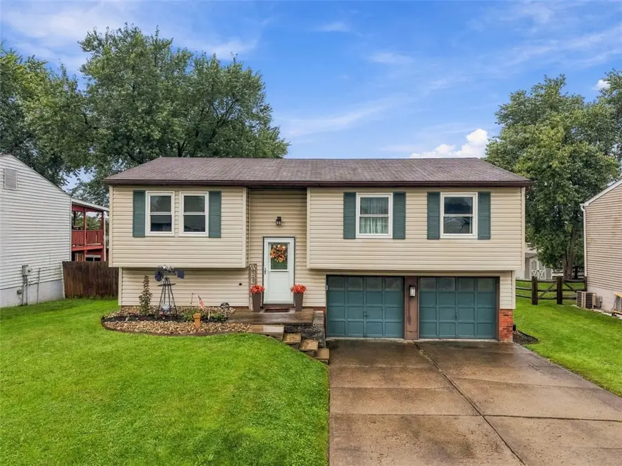 1726 Foote St, Conway, PA 15027 - #2