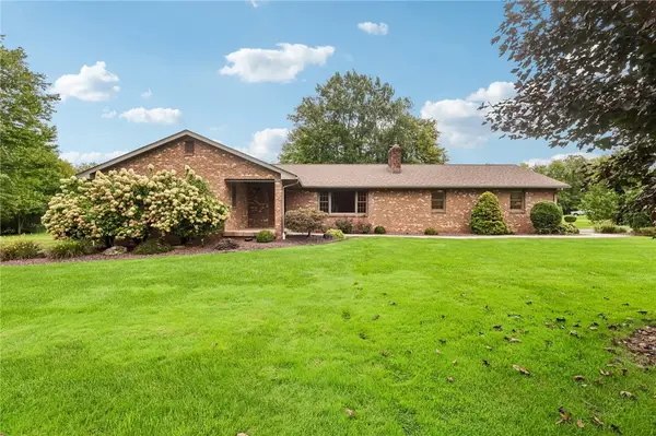 7 Valley View Dr, New Wilmington, PA 16142
